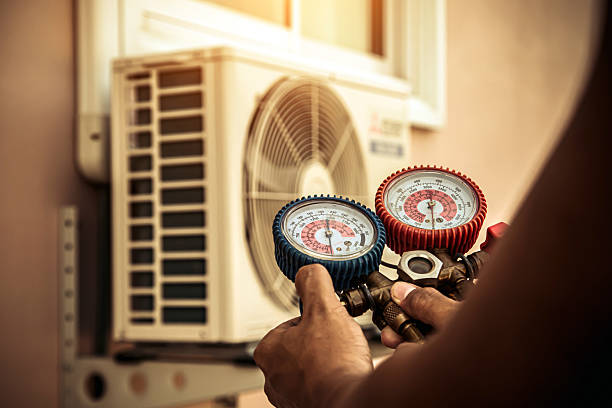 Professional Hvac technician working in Akers, LA